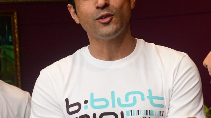 Farhan Akhtar unveils Star Week anniversary issue